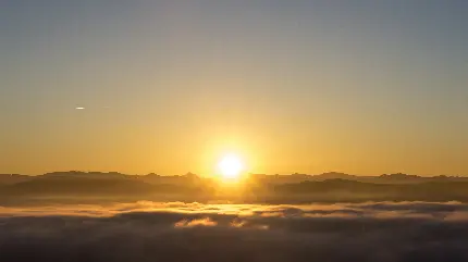 پربازدید ترین عکس استوک HD با طرح غروب درخشان آفتاب 