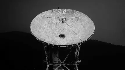 عکس زمینه سیاه سفید زیبا از بشقاب ماهواره 2022