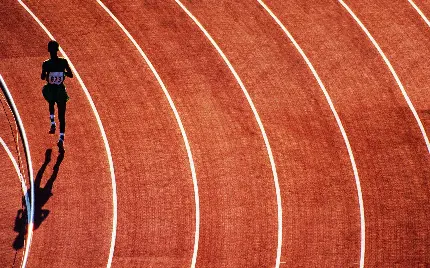 بک گراند دویدن در پیست سرخ رنگ مسابقه برای اینستاگرام 