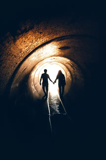 پربازدید ترین تصویر عاشقانه مسیر رو به نور از نمای پشت