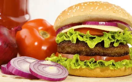 همبرگر کلاسیک مشهور در یک قاب هنری برای منوی فست فود