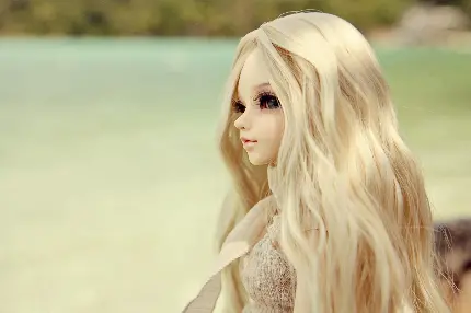 زیباترین عکس پروفایل عروسکی از دختر با موهای بلند طلایی