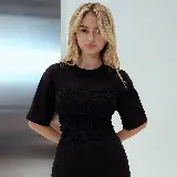 چاپ قاب موبایل و گوشی والپیپر باحال از لنی کلوم زیبا با لباس مشکی برای موبایل 