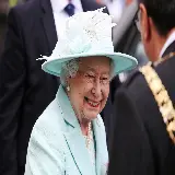 چاپ قاب موبایل و گوشی ملکه Elizabeth II پادشاه سابق بریتانیا در یک نمای ویژه
