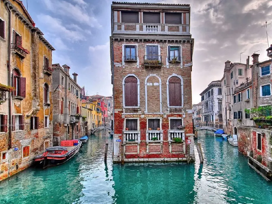 عکس کانال های آبی شهر ونیز ایتالیا hd