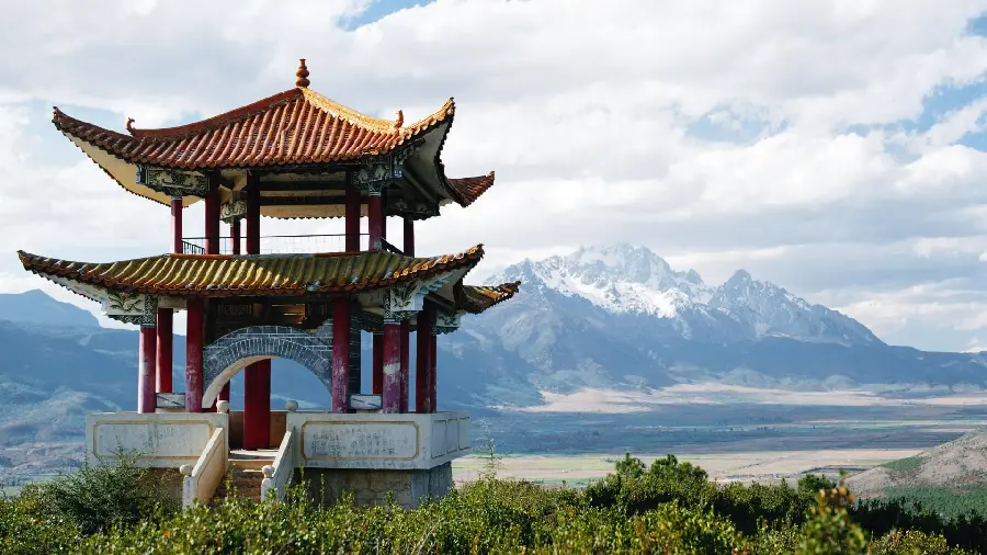 تصویر معبد کوچک در طبیعت زیبا و دلچسب کشور چین