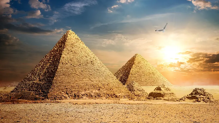 والپیپر درخشان اهرام مصر در کیفیت Ultra HD 3840 * 2160
