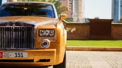 تصویر شکوهمند از ماشین لاکچری رولز رویس زرد در دبی 2023
