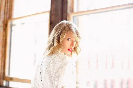 دانلود عکس Taylor Swift با تیپ سفید زیبا برای پروفایل