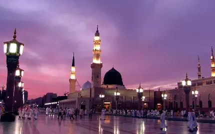 بکگراند درخشان مسجد النبی برای ویندوز 11 و 12