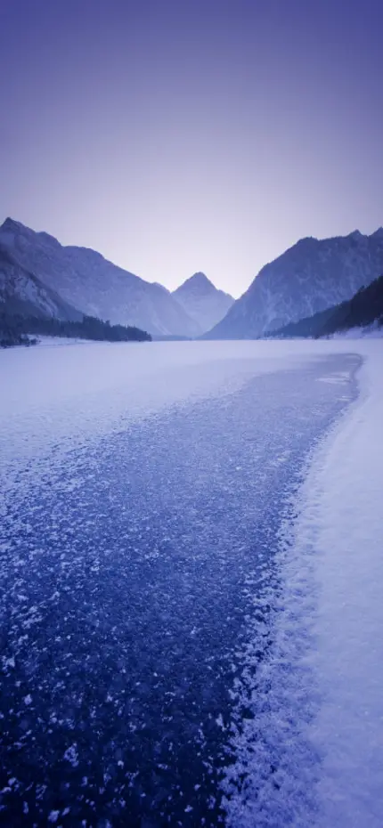 عکس زمینه دریاچه یخ زده برای گوشی موبایل