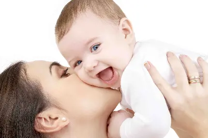 تصویر زمینه مادر و نوزاد چشم آبی خوشگل مخصوص دسکتاپ