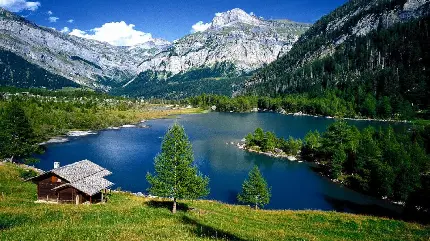 تصویر 4K دریاچه سیاحتی طبیعت سوئیس