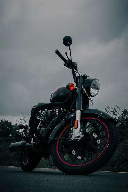 عکس برای پروفایل از موتور سیکلت رویال انفیلد با کیفیت بالا