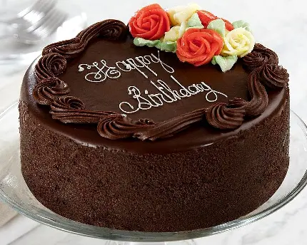 عکس شیک از کیک تولد شکلاتی با تزئین گل زیبا با کیفیت 8K