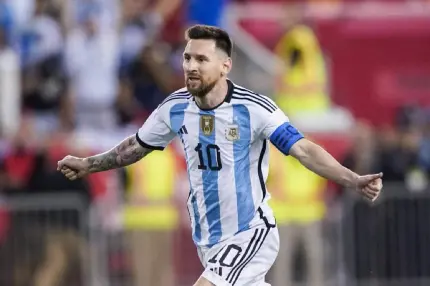 عکس لیونل مسی با پیراهن شماره ۱۰ آرژانتین در جام جهانی قطر