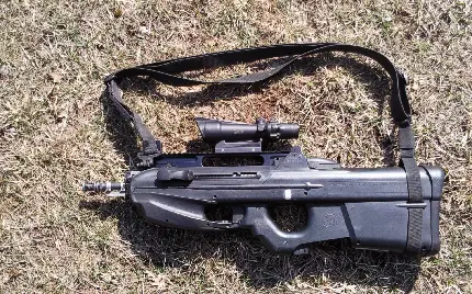 عکس اسلحه و تفنگ عجیب و غریب کوچک و مشکی رنگ