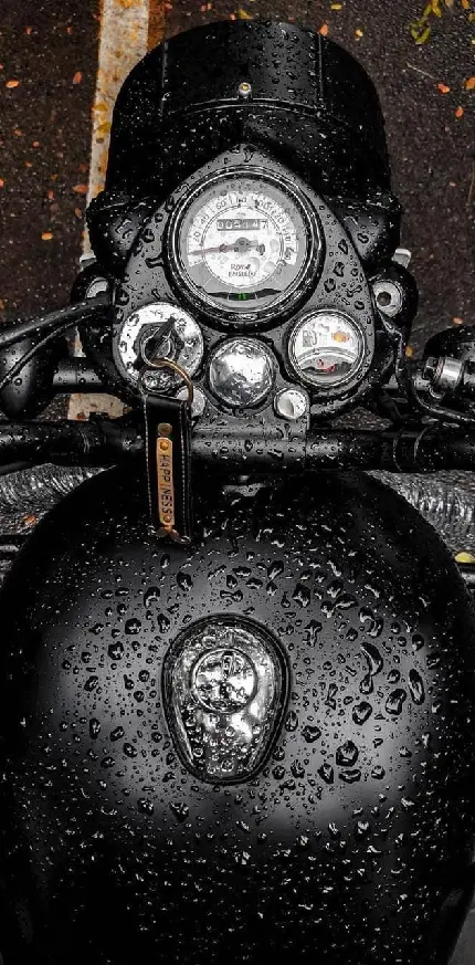 عکس موتور سیکلت پرطرفدار رویال انفیلد برای تصویر زمینه
