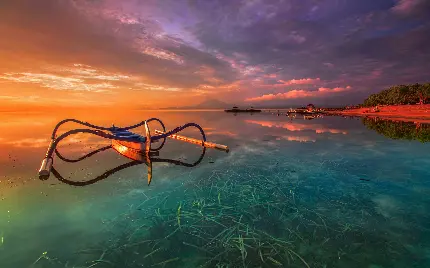عکس قایق جالب در آب های بالی در کشور اندونزی زیبا