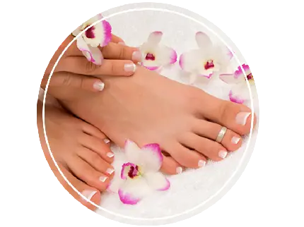 عکس ناخن پا پدیکور شده با تزئین گل رویایی با فرمت png