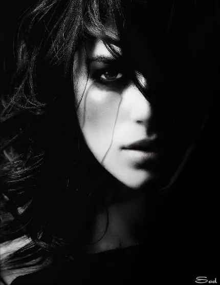 عکس زن در طبیعت شمال