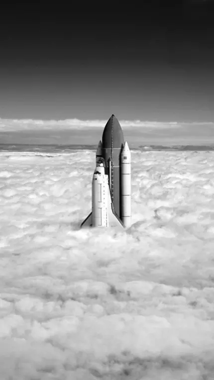 عکس فوق العاده قشنگ از موشک در لابه لای ابر ها 
