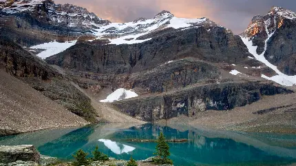 عکس جالب از کوه های برفی و دریاچه زیبا مناسب برای تصویر زمینه 