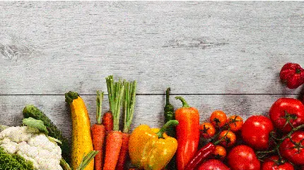 تصویر سبزیجات و میوه های رنگارنگ با زمینه خاکستری 