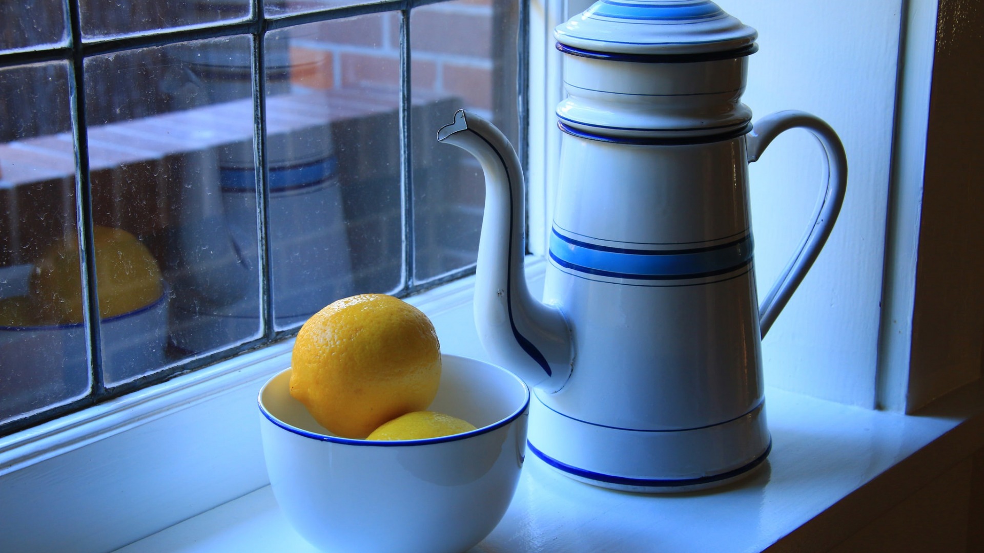 والپیپر دسر گرم با لیمو شیربن در هوای زمستان برای لپتاپ