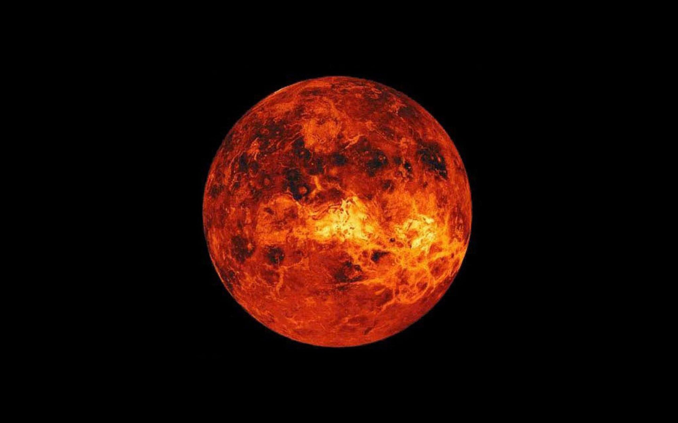 نمای شاهکار از سیاره Venus با زمینه مشکی برای ادیت