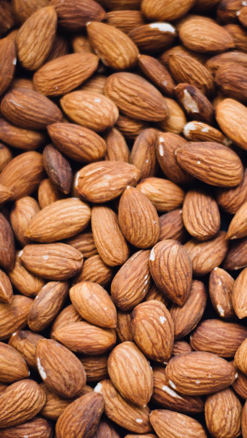 والپیپر خوشمزه بادام درختی خام طبیعی برای گوشی والپیپر خوشمزه بادام درختی خام طبیعی برای گوشی