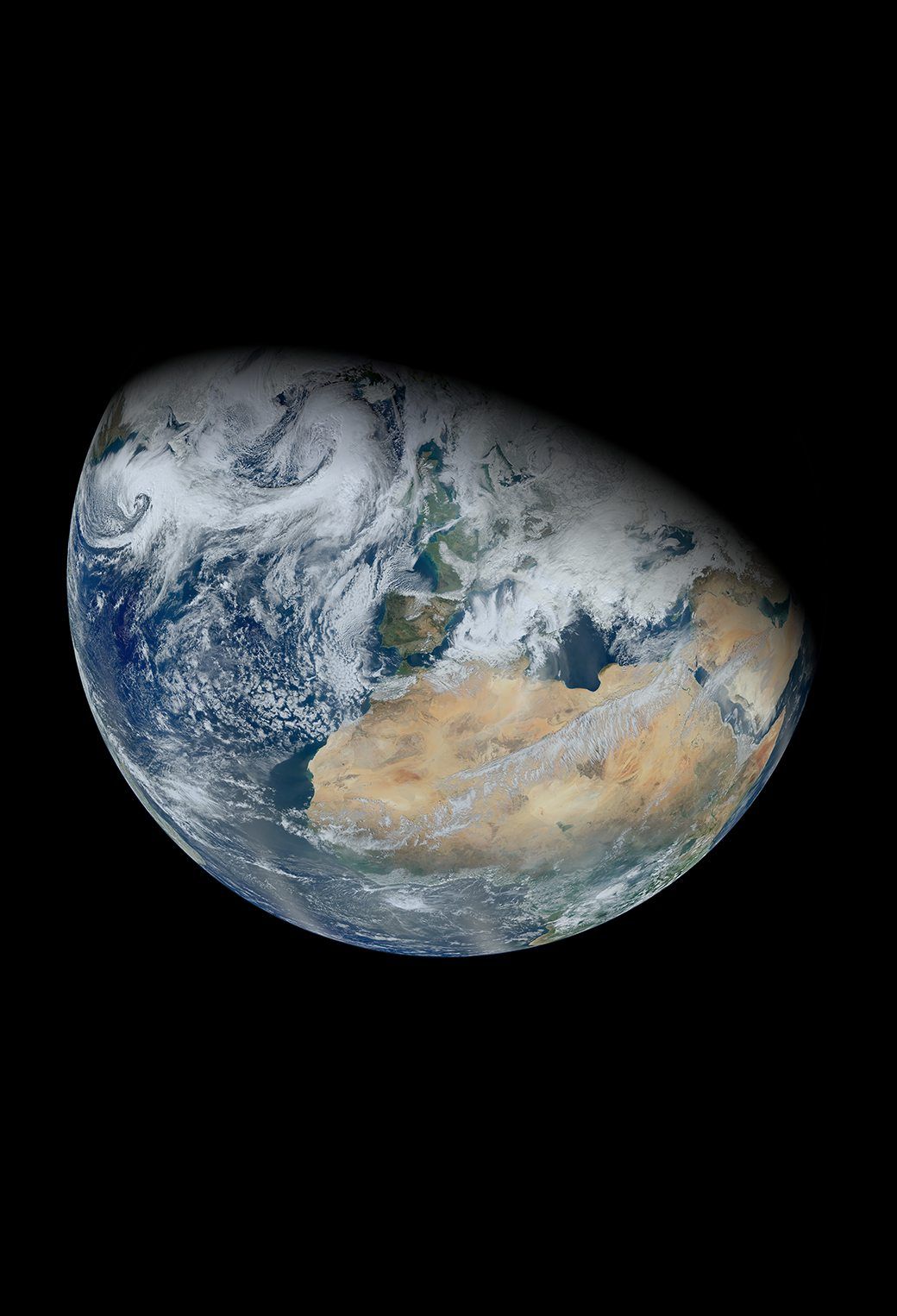 عکس کره زمین با نیمه روشن برای پروفایل واتساپ 1402