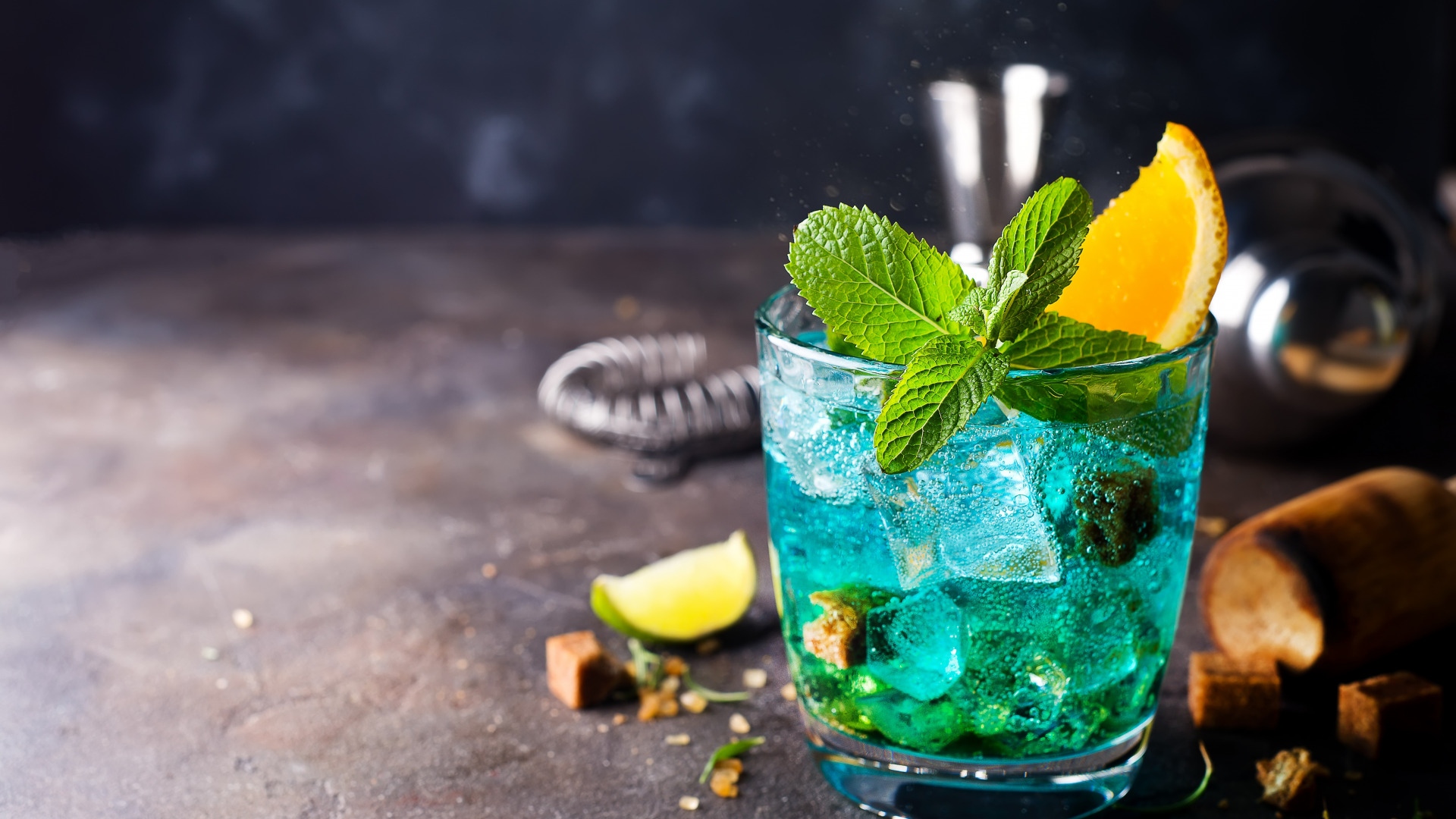 بک‌گراند انرژی بخش از نوشیدنی تابستانی آبی رنگ