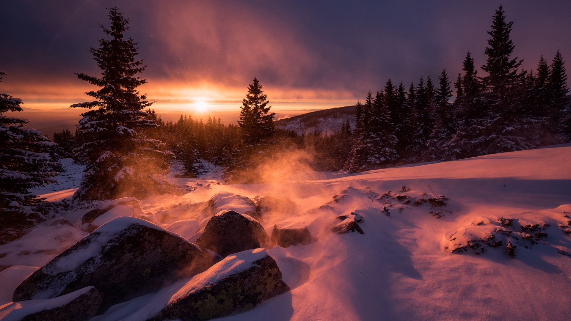 عکس تابش پرتو های خورشید بر برف با کیفیت HD