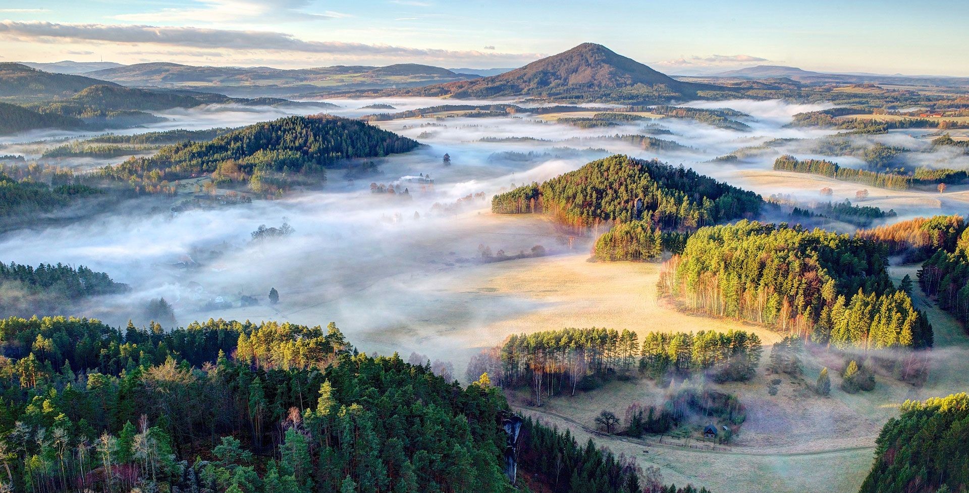 عکس هوایی از کوهستان های جمهوری چک
