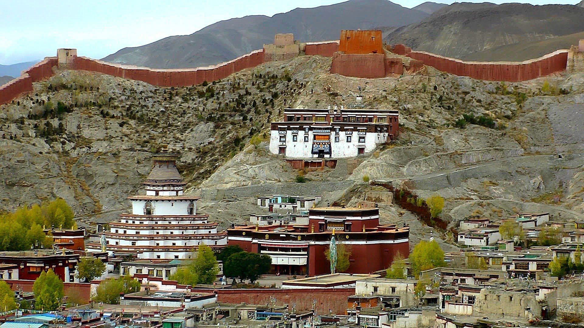 عکس یکی از بزرگ ترین معابد شهر تبت با کیفیت دیدنی
