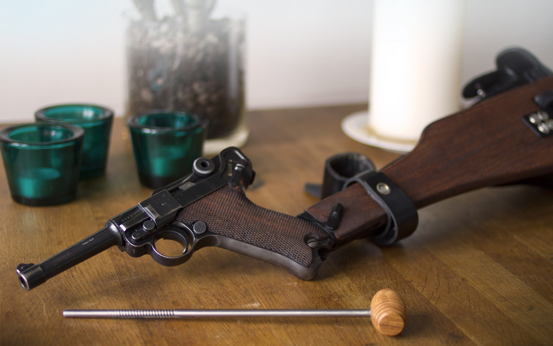 والپیپر اسلحه قدیمی برای موبایل و تصویر زمینه تفنگ خفن قدیمی
