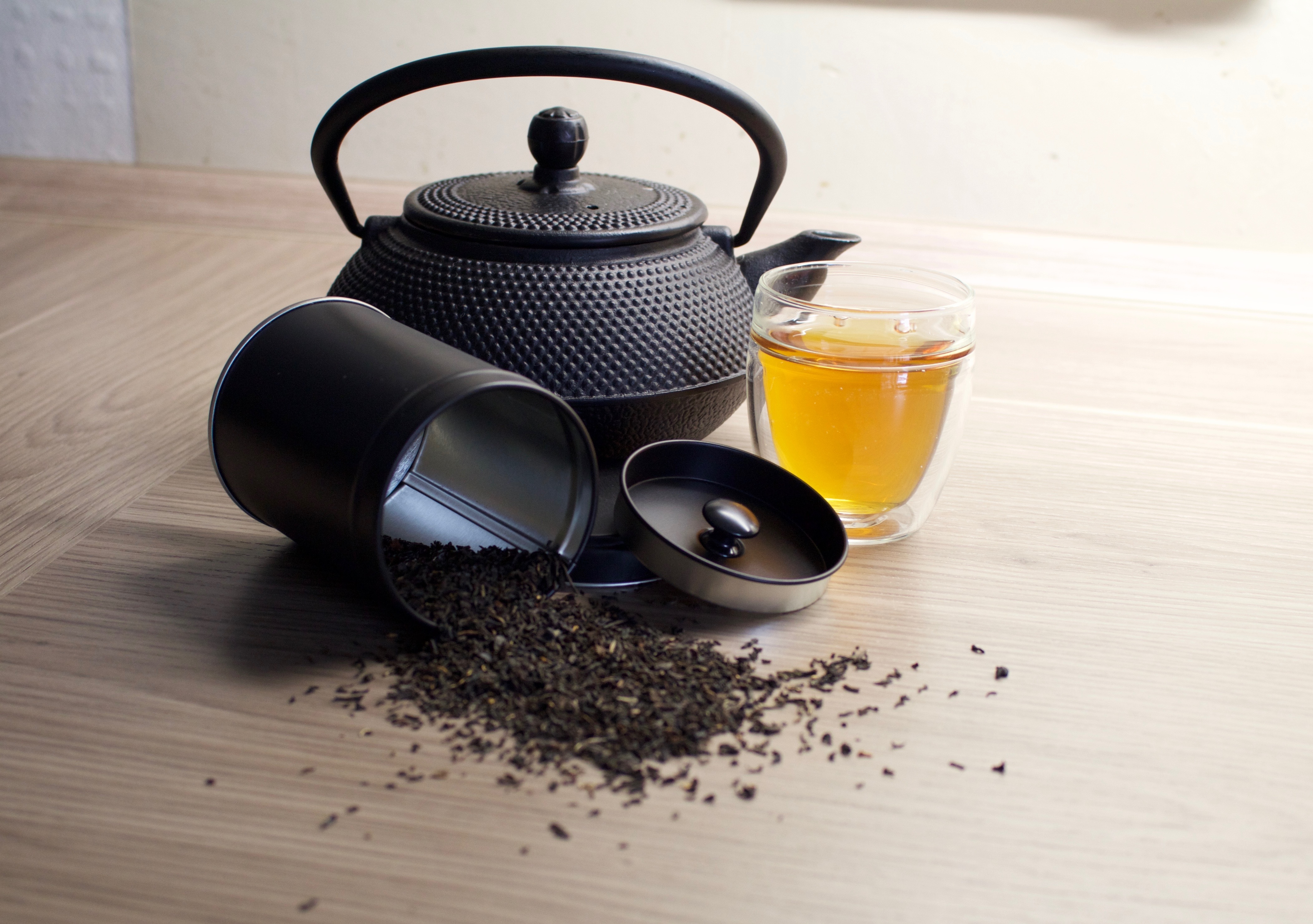 عکس مشهور ترین نوشیدنی جهان چای با کتری سفالی خاص