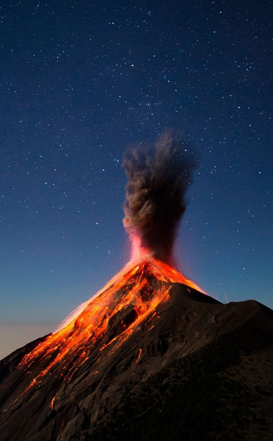 قاب جادویی بزرگترین کوه های آتشفشان فعال جهان برای زمینه