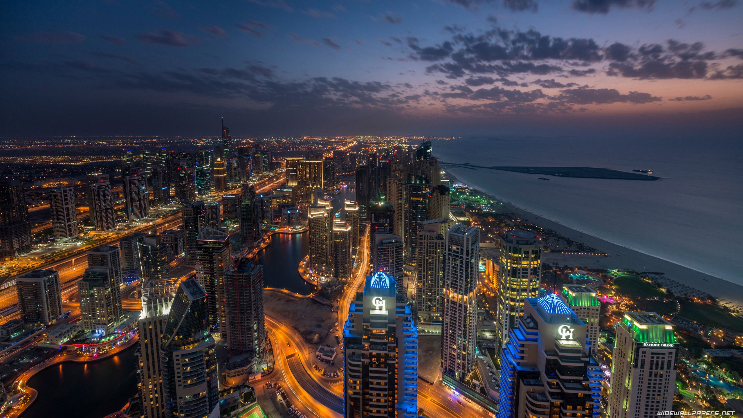 عکس استوک شهر دبی با جاذبه های گردشگری جذاب و متنوع 