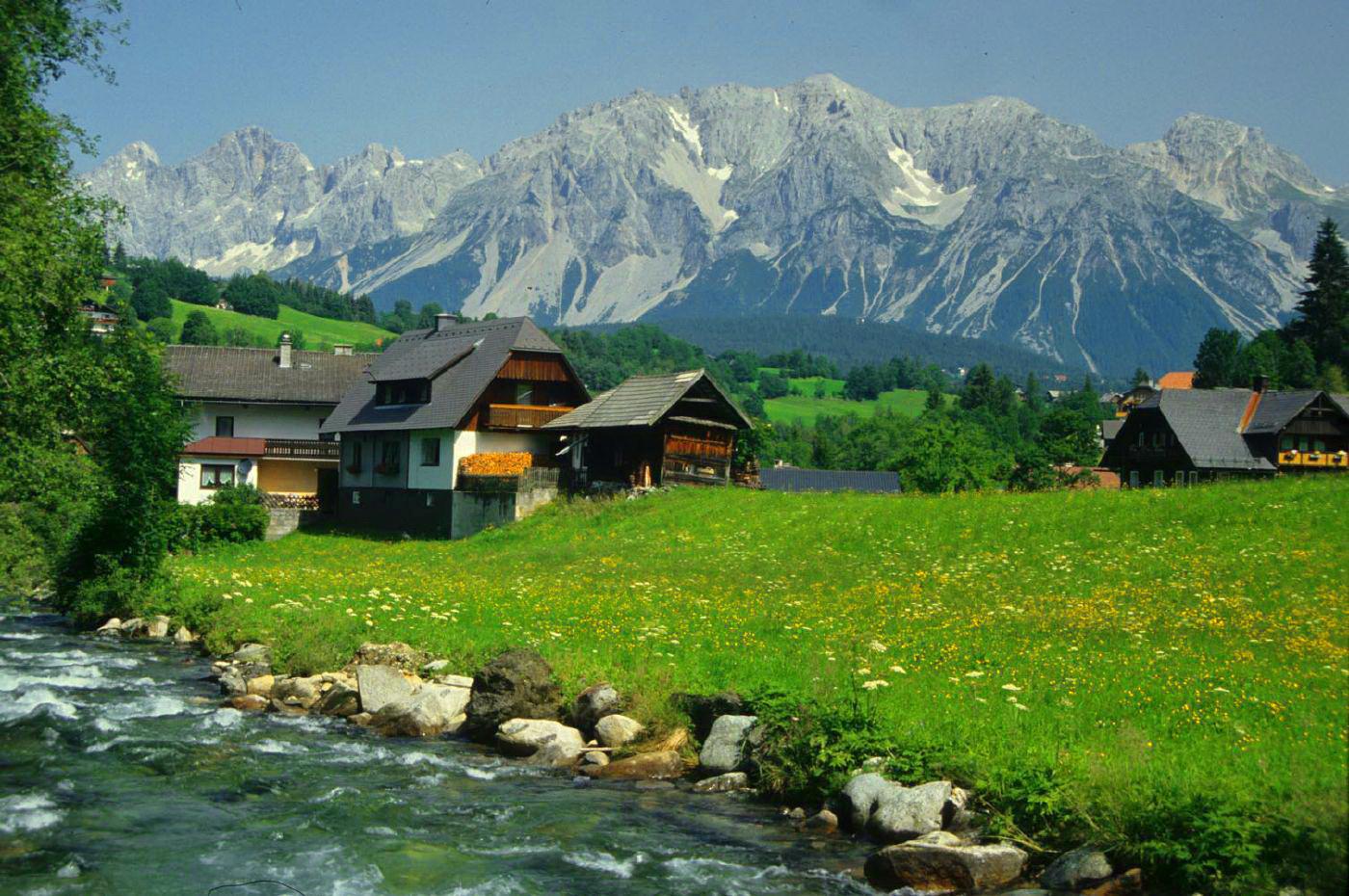 پس زمینه HD رویایی از طبیعت سوئیس