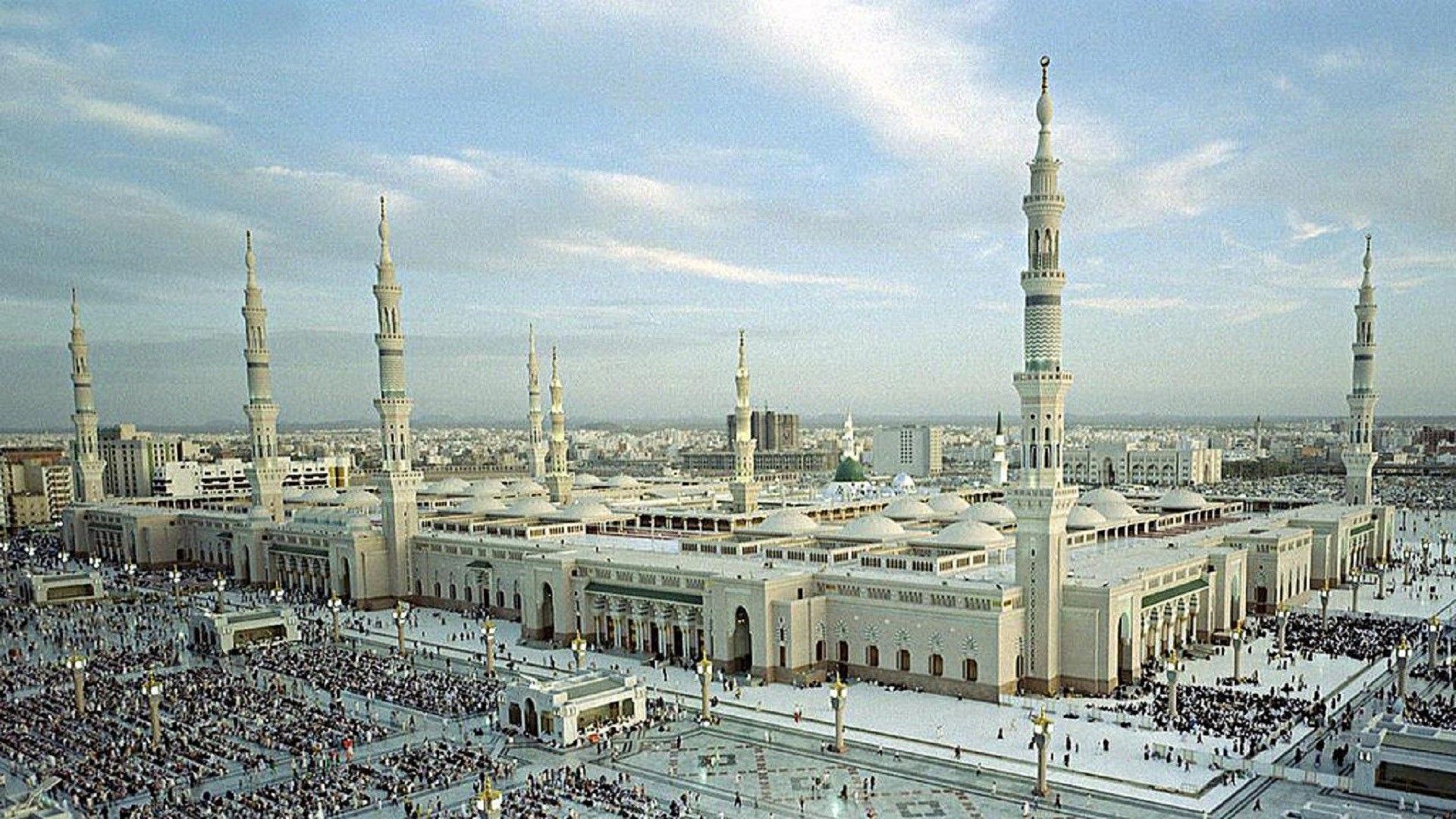 پروفایل جالب توجه مسجد مدینه با سازه های سفید پروفایل جالب توجه مسجد مدینه با سازه های سفید