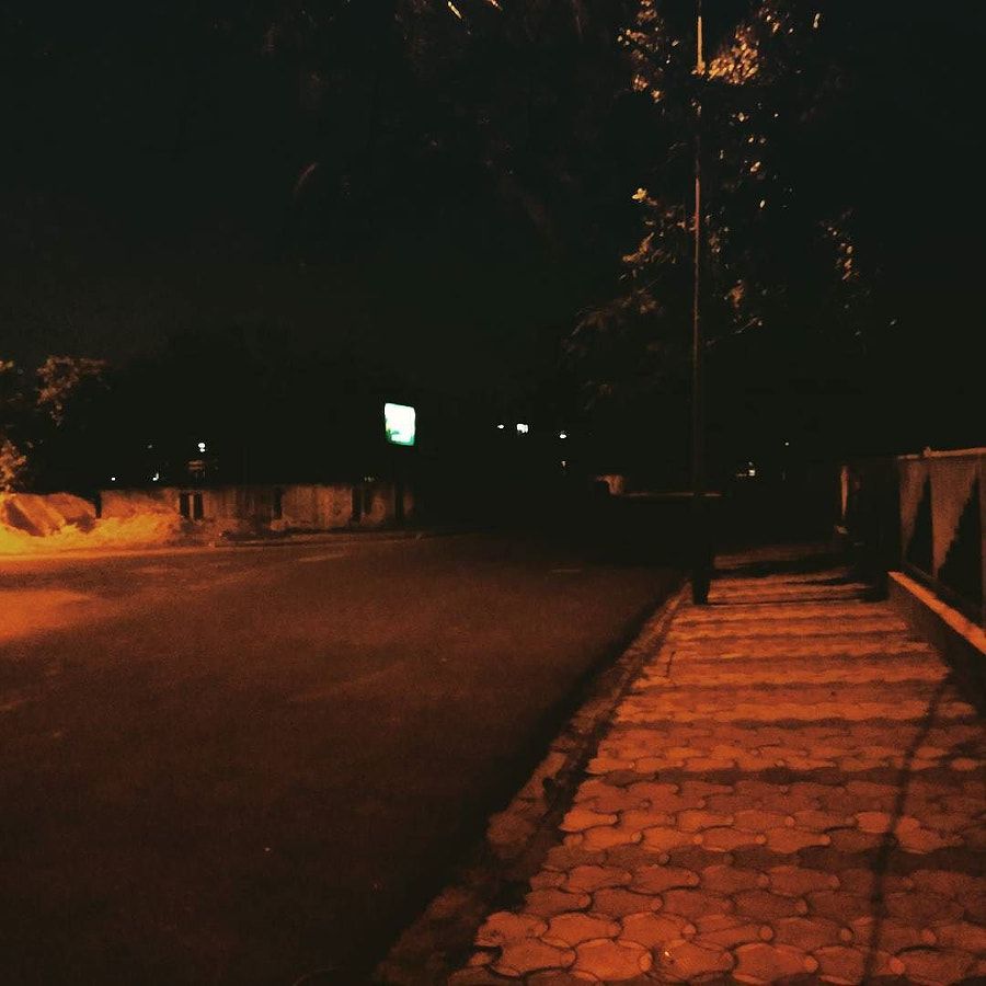 هنری ترین عکس خیابان تنهایی برای پروفایل با کیفیت HD 