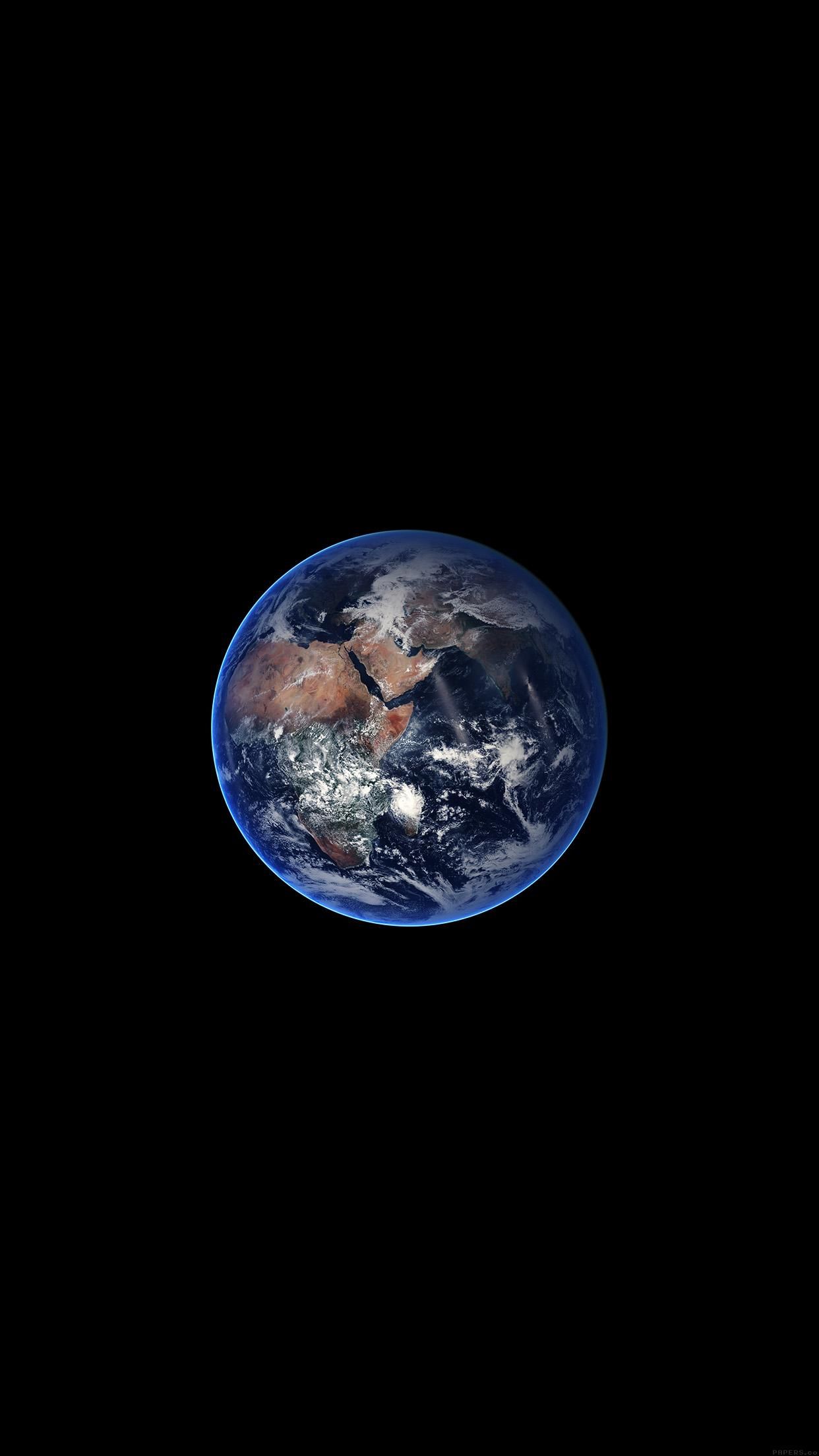 تصویر خوشگل کره زمین به صورت عمودی برای استوری