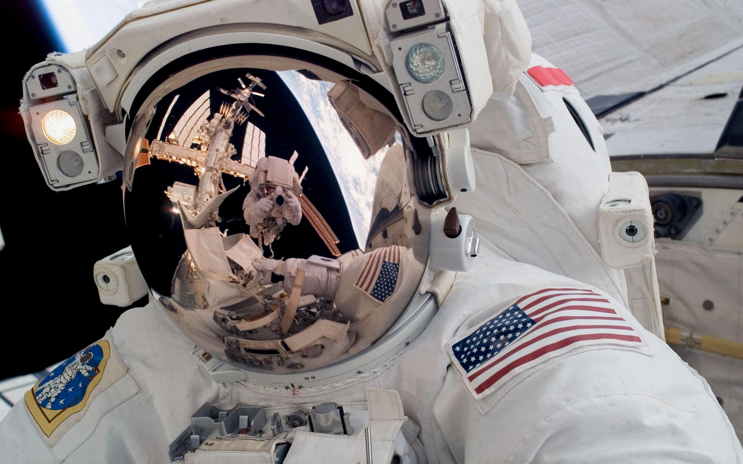عکس شگفت انگیز فضانورد ناسا برای زمینه OS X