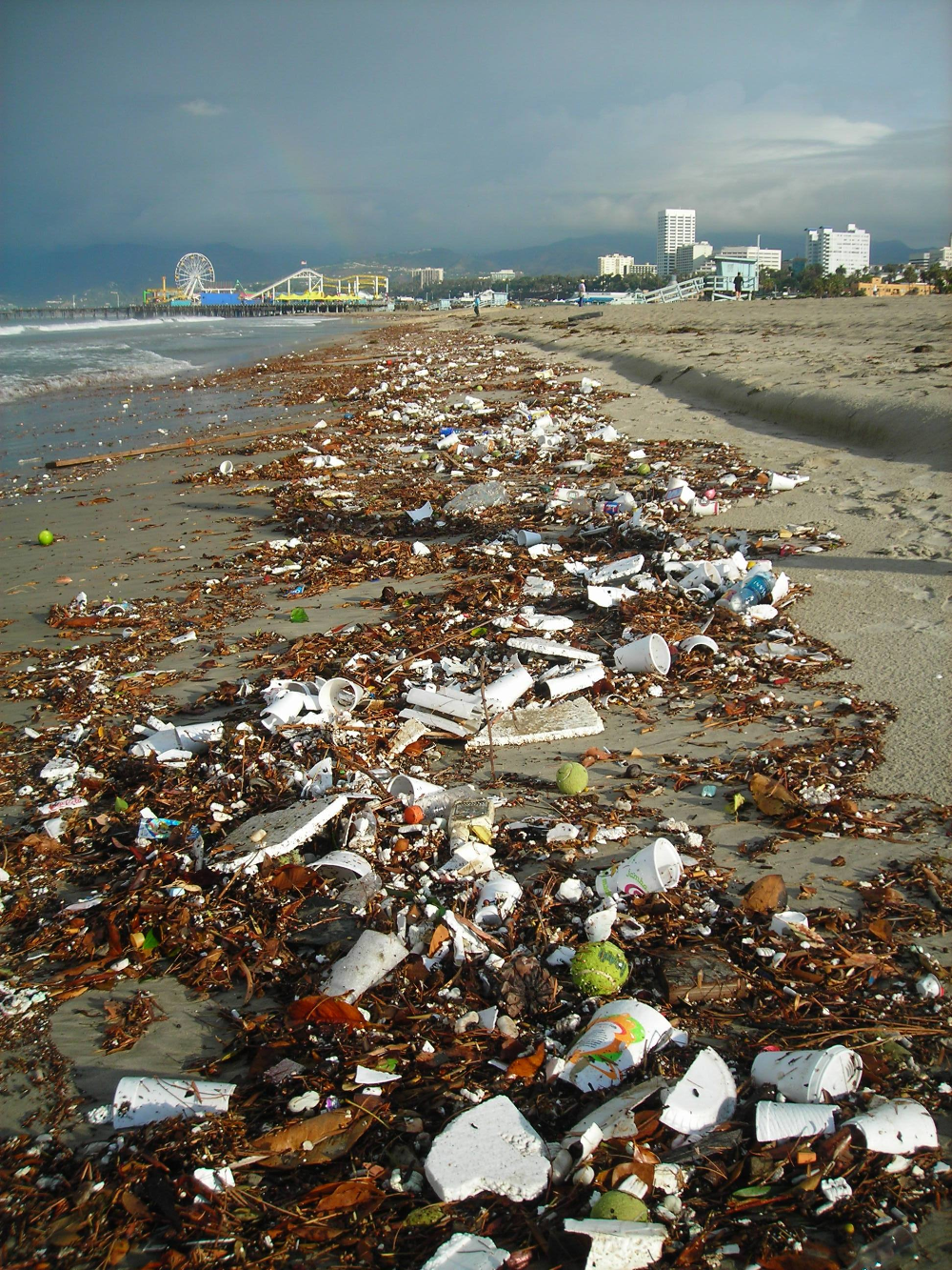 عکس ناراحت کننده از آلودگی های ساحل دریا با کیفیت HD 