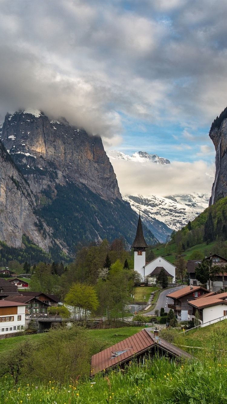 صفحه زمینه باشکوه دهکده زیبا در سوئیس برای انواع آیفون
