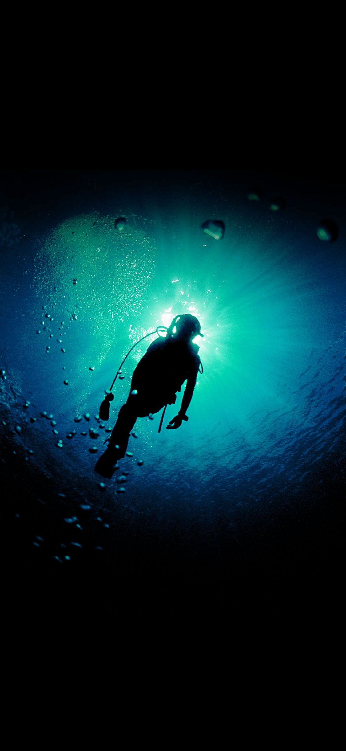 عکس استوک هنری غواص در آب با بهترین کیفیت دانلود