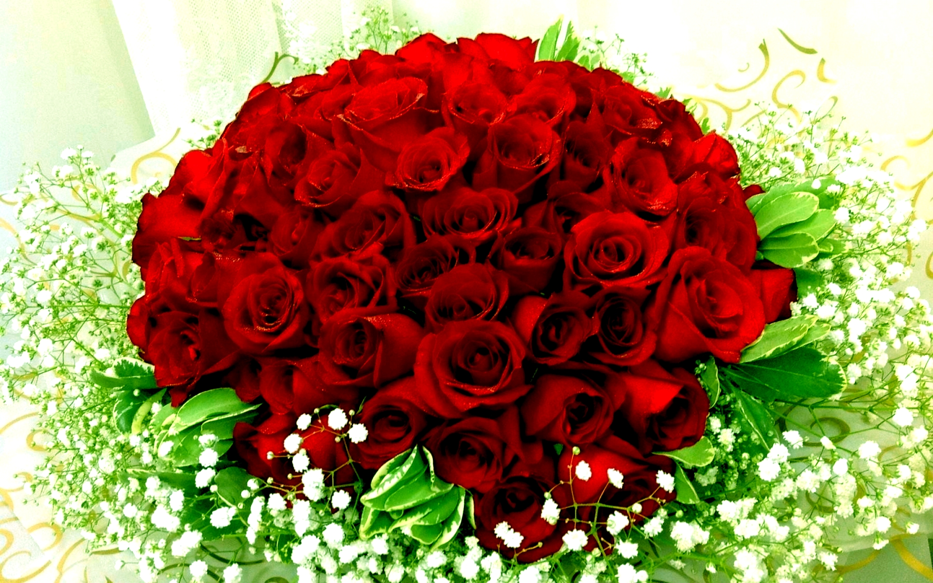 پوستر خوشگل دسته گل رز قرمز عروس با وضوح عالی
