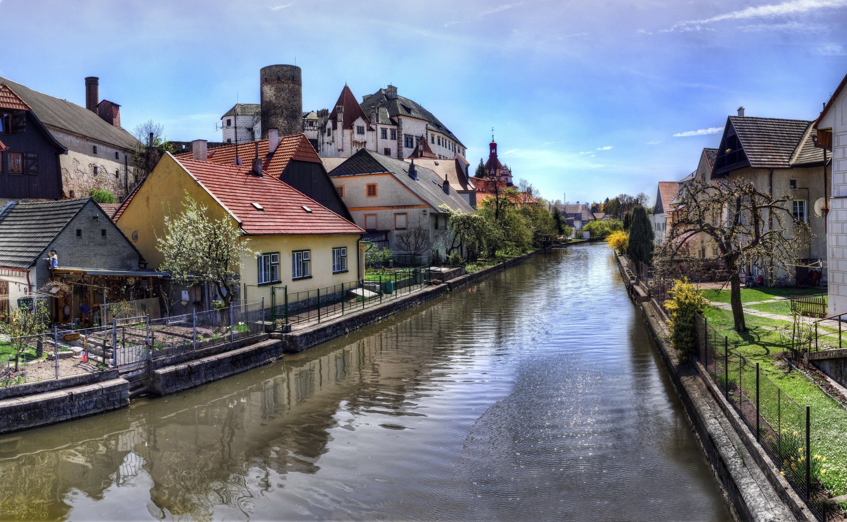 عکس دهکده و رودخانه در کشور جمهوری چک